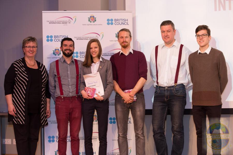 Mūsu skolas lepnums - sudraba AWARD absolventi